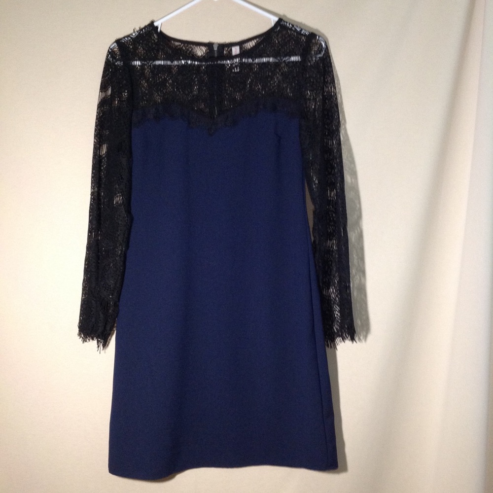 Lace Bell Sleeved Flowy Dress